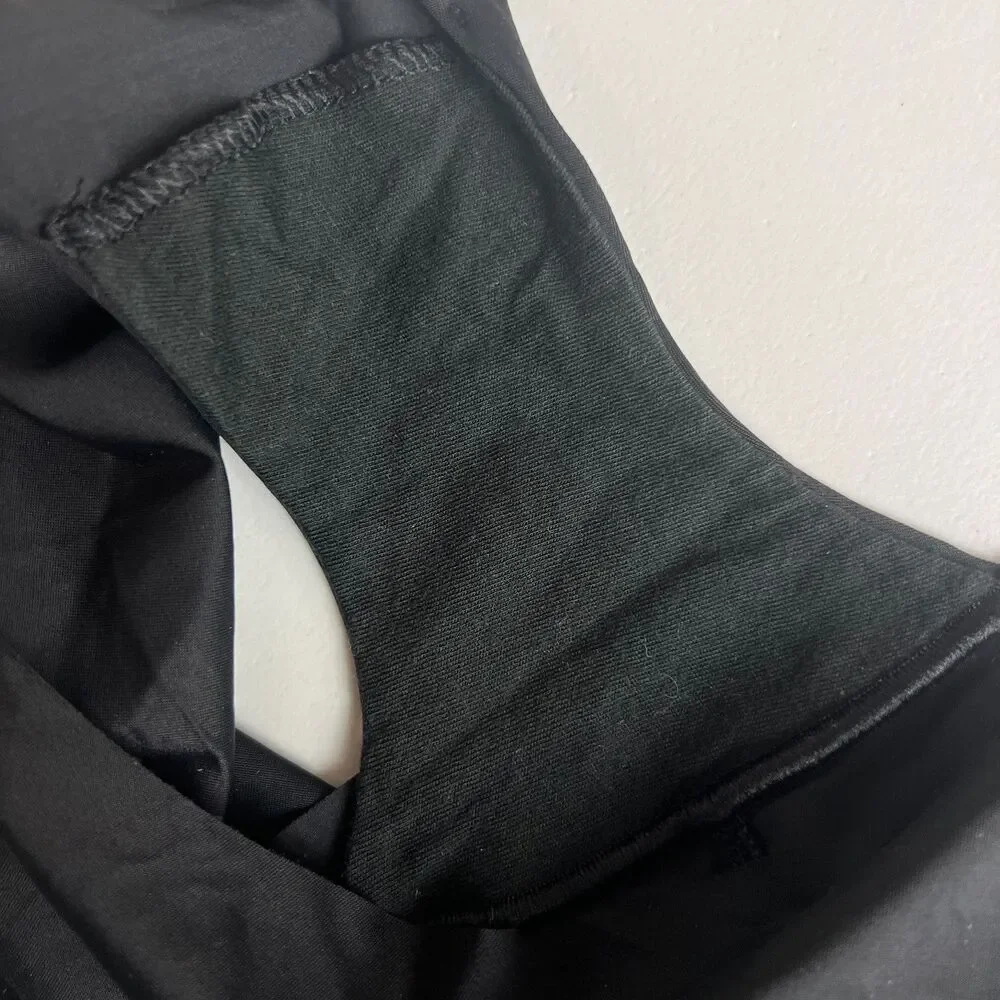 Victoria's Secret Women's No Show Bikini Panties Black Size M - New With Tags!